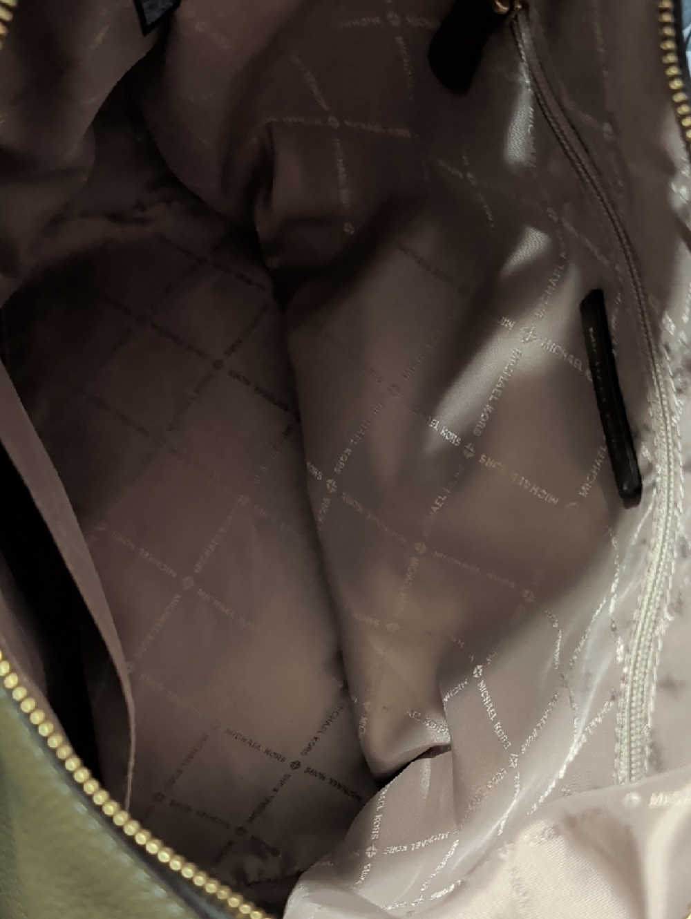 NWOT Michael Kors Olive Pebbled Leather Hobo Bag with Gold Hardware - Picture 4 of 5